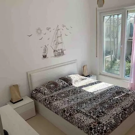 Apartment Gjiri I Lalzit At Lura 3 *